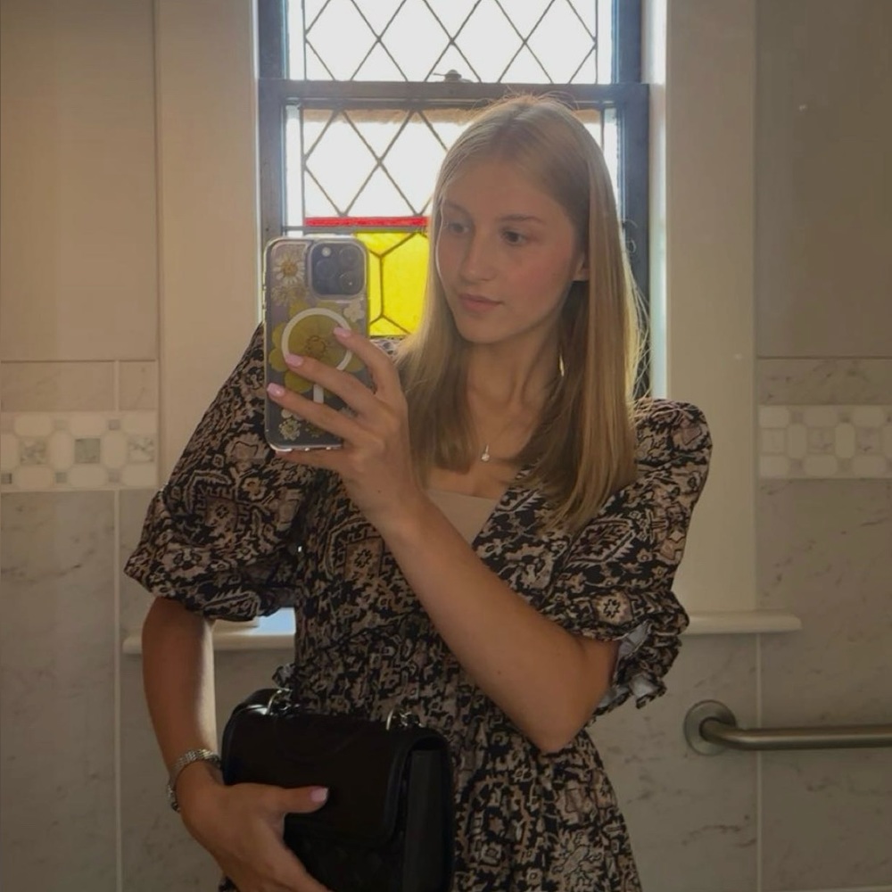 Meet your Posher, Andriana